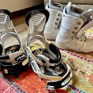 Women’s Burton snowboard boots & bindings  sz 8